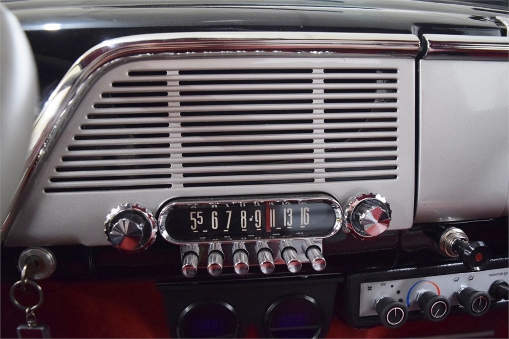 1951 - 52 Ford Truck and Station Wagon AM FM Stereo Bluetooth® Radio #  093401BT