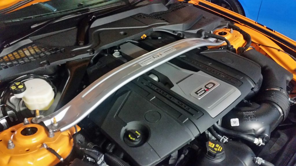 Mustang GT Strut Tower BraceSilver Autoware