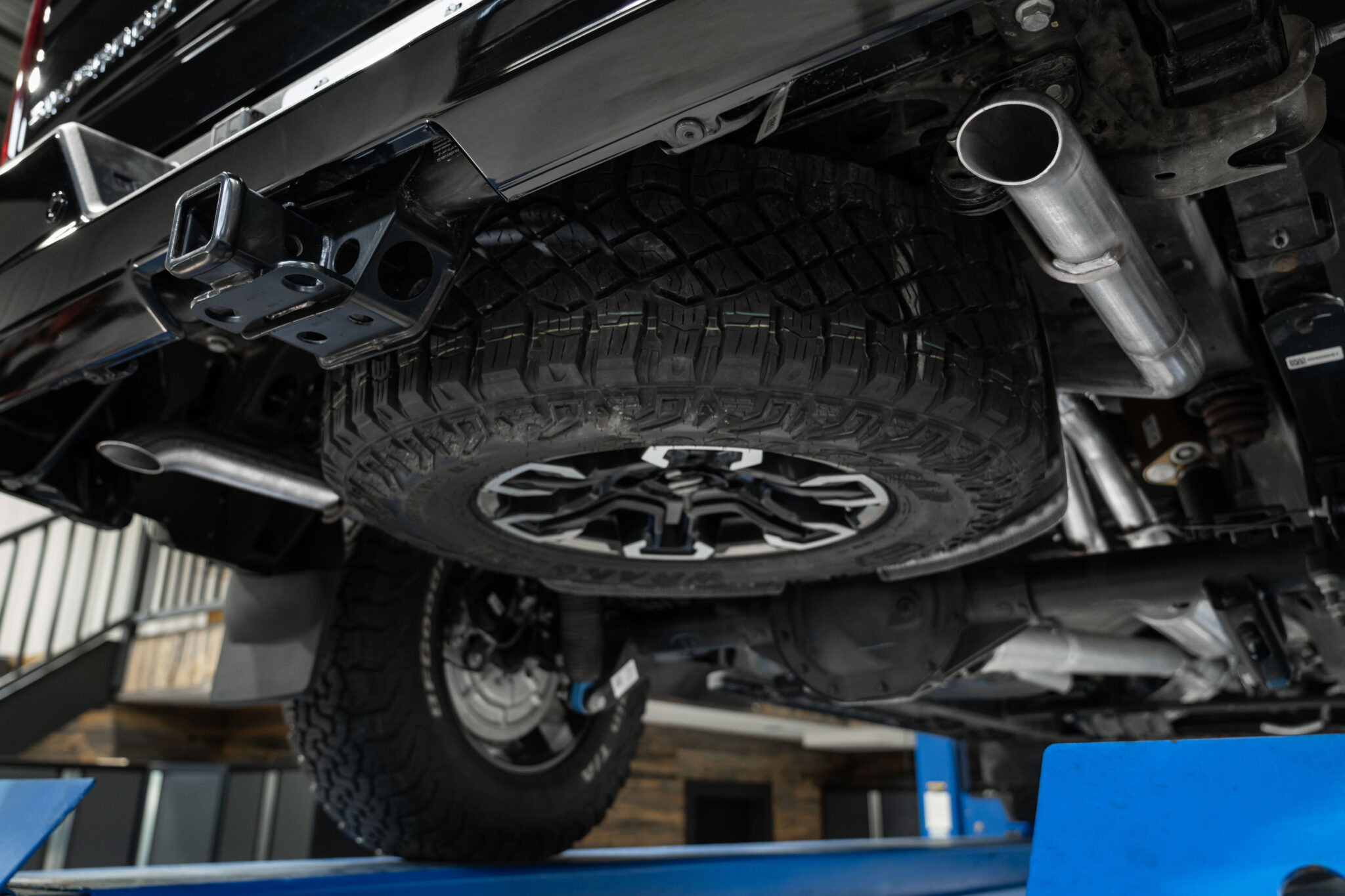 MBRP, Silverado ZR2 CatBack™ Exhaust Street Profile (20222023) Autoware